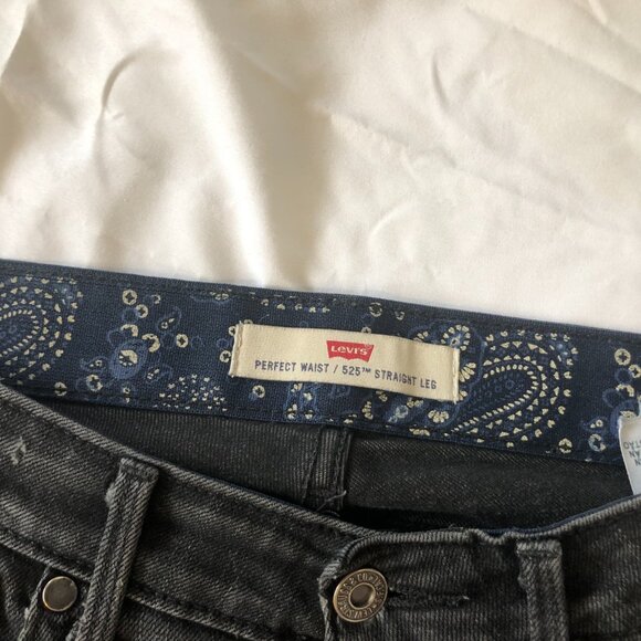 Size 8 Black Levi's Women Jeans - Picture 3 of 4
